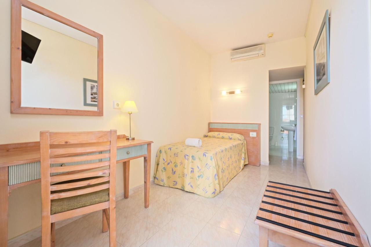 Single Room,944712550:JPEG